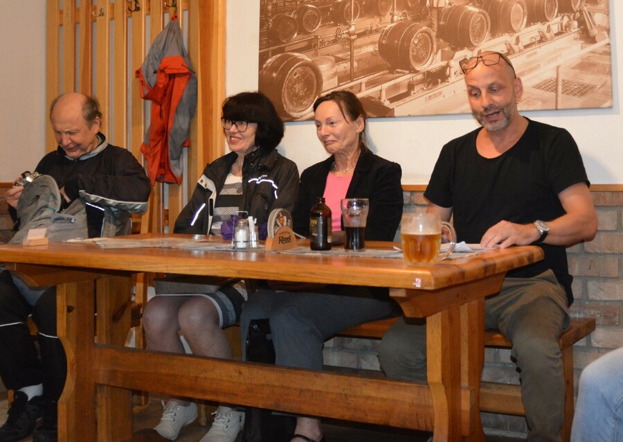 Plakát Hostince jako literární osvěžení