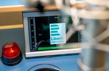 Plakát Narozeniny Českého rozhlasu Liberec se Standou Hložkem