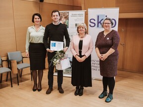 054-2369-tisk Hnělička společné foto