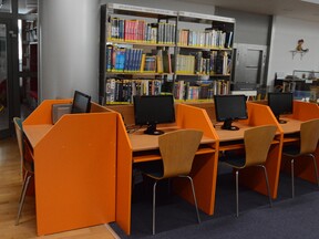 Počítače a příruční knihovna