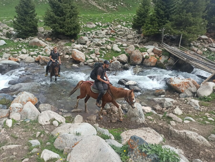 Plakát Nepálem bez turistů