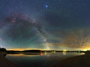 Světélkující nebe nad Sečí, foto Petr Horálek
