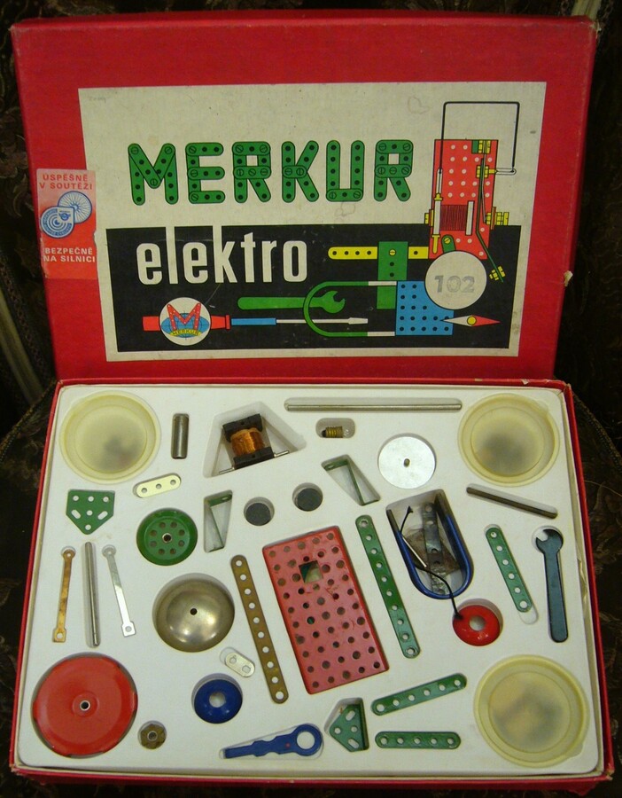 Plakát Elektrohrátky v knihovně