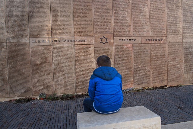 Plakát Návrat domů. Po stopách obětí holocaustu v Liberci