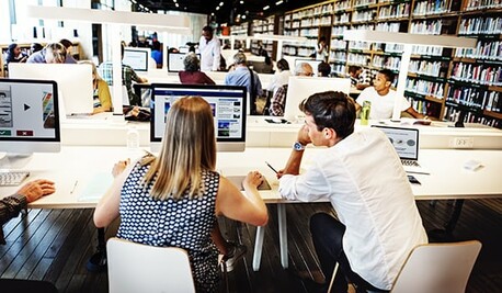 Plakát Vyzkoušejte nové databáze ProQuest