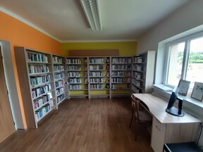 Interiér knihovny v Jeřmanicích