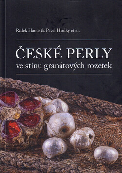České perly ve stínu granátových rozetek